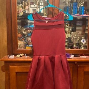 Super flattering dress!